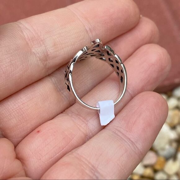 Sterling Silver Celtic Triquetras Ring - Picture 4 of 5